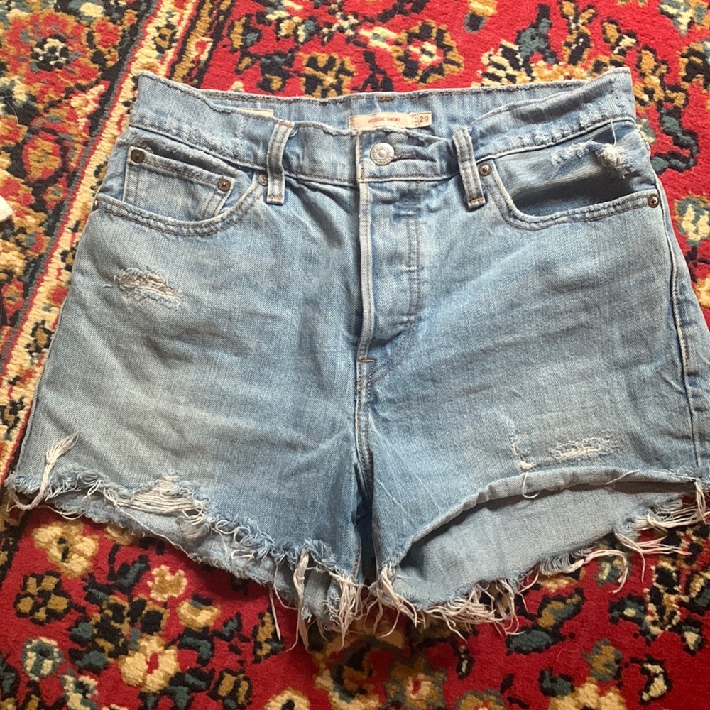 Levi’s Wedgie Jean Shorts